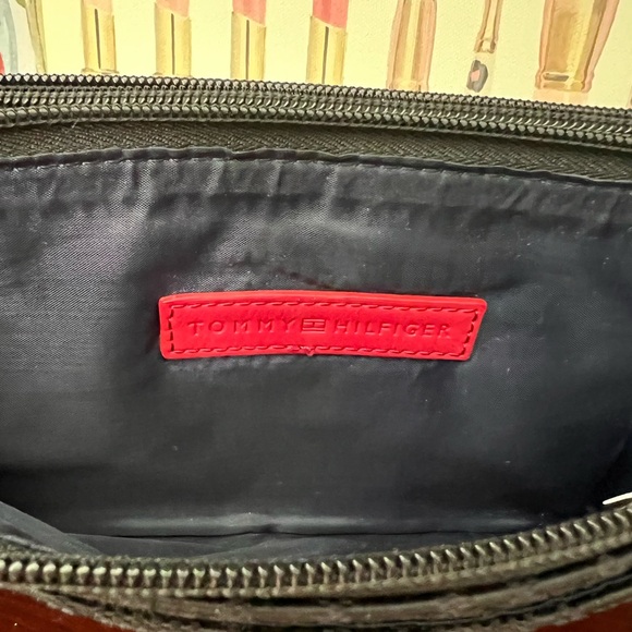Tommy Hilfiger ❤️‍🔥 Black Wallet - Picture 3 of 5